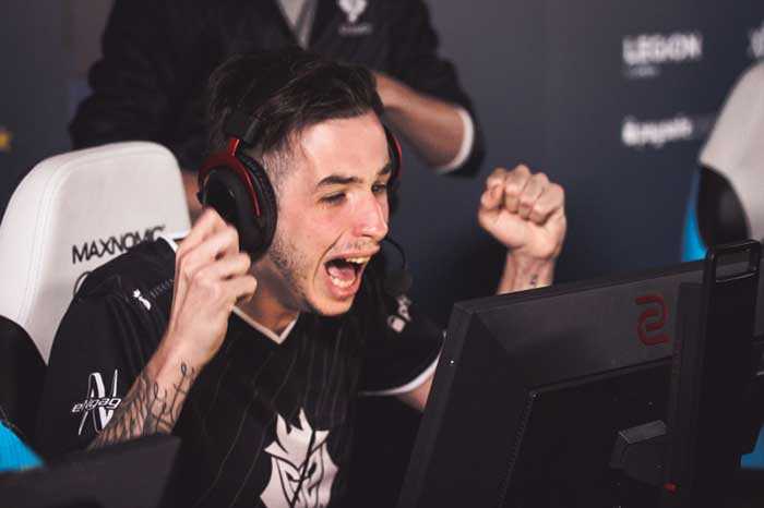 刘少昂凭借 刘少昂凭借