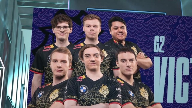 卢教练的战 卢教练的战