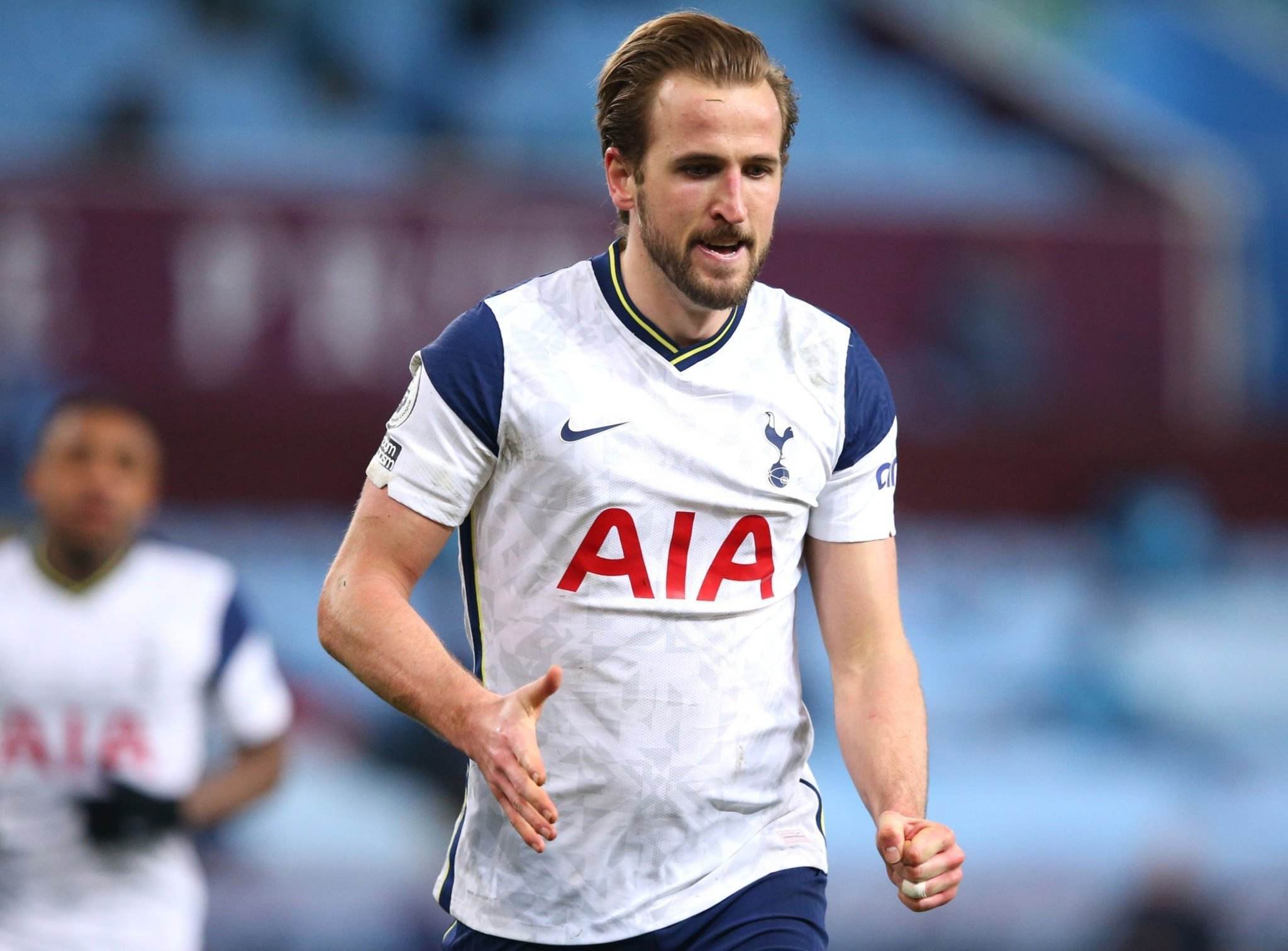 意媒：安古伊萨在喀麦隆国家队中遭遇肌肉受伤